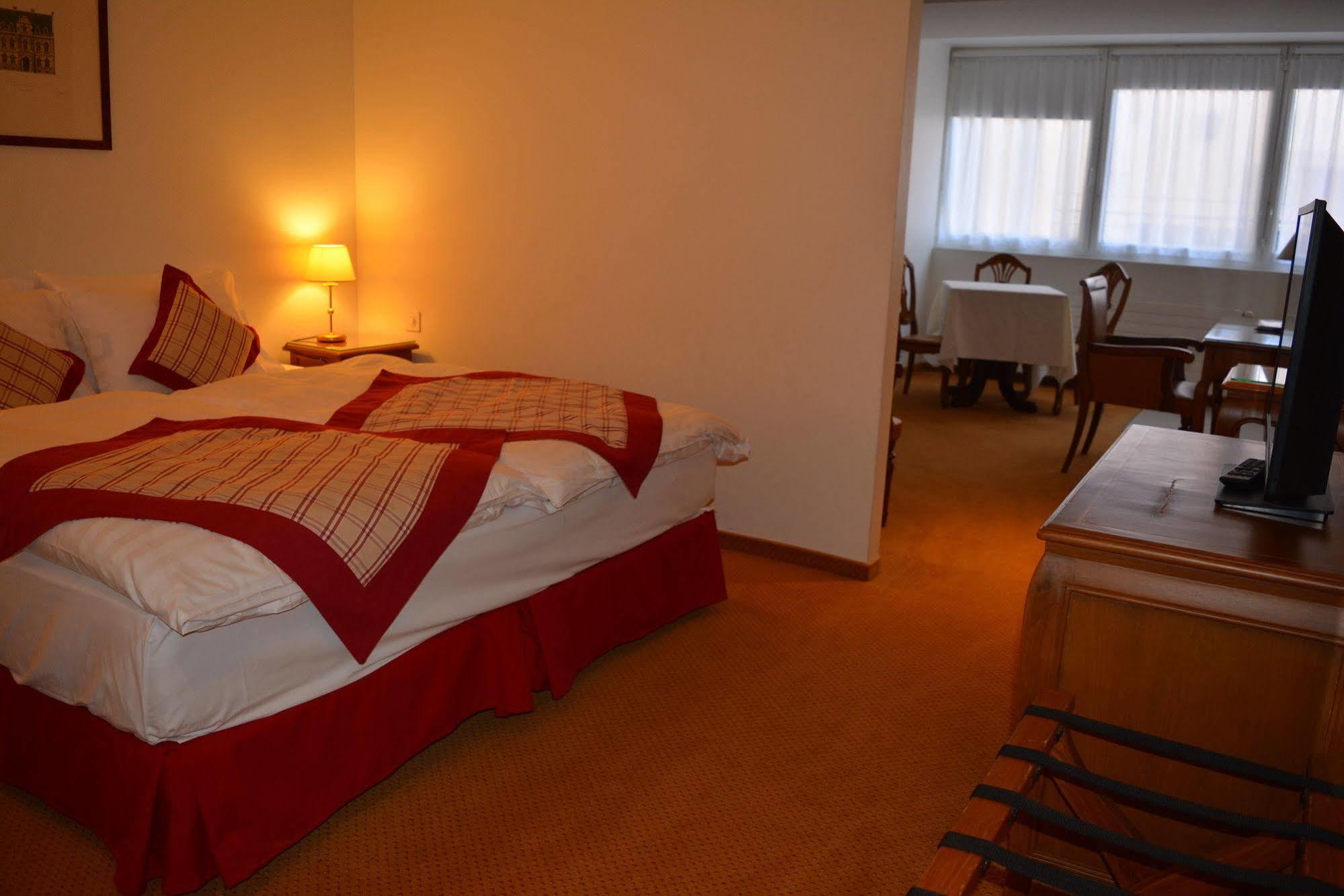 Hotel De La Couronne Morges Buitenkant foto